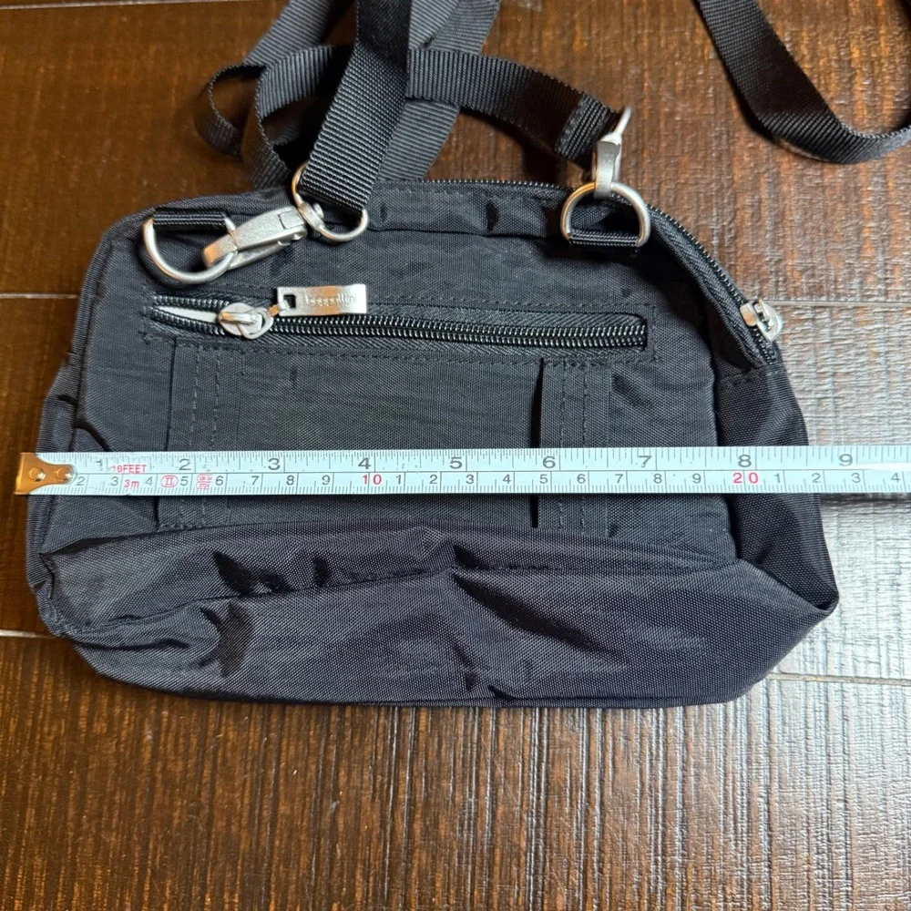 Baggallini crossbody bag